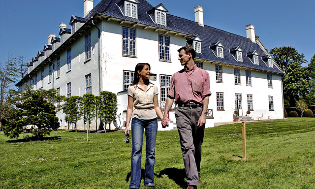 FLYTTER HIT: Prinsesse Marie og prins Joachim flytter med barna til Schackenborg Slott. Her er paret avbildet i 2014. Foto: NTB Scanpix FLYTTER HIT: Prinsesse Marie og prins Joachim flytter med barna til Schackenborg Slott. Her er paret avbildet i 2014. Foto: NTB Scanpix